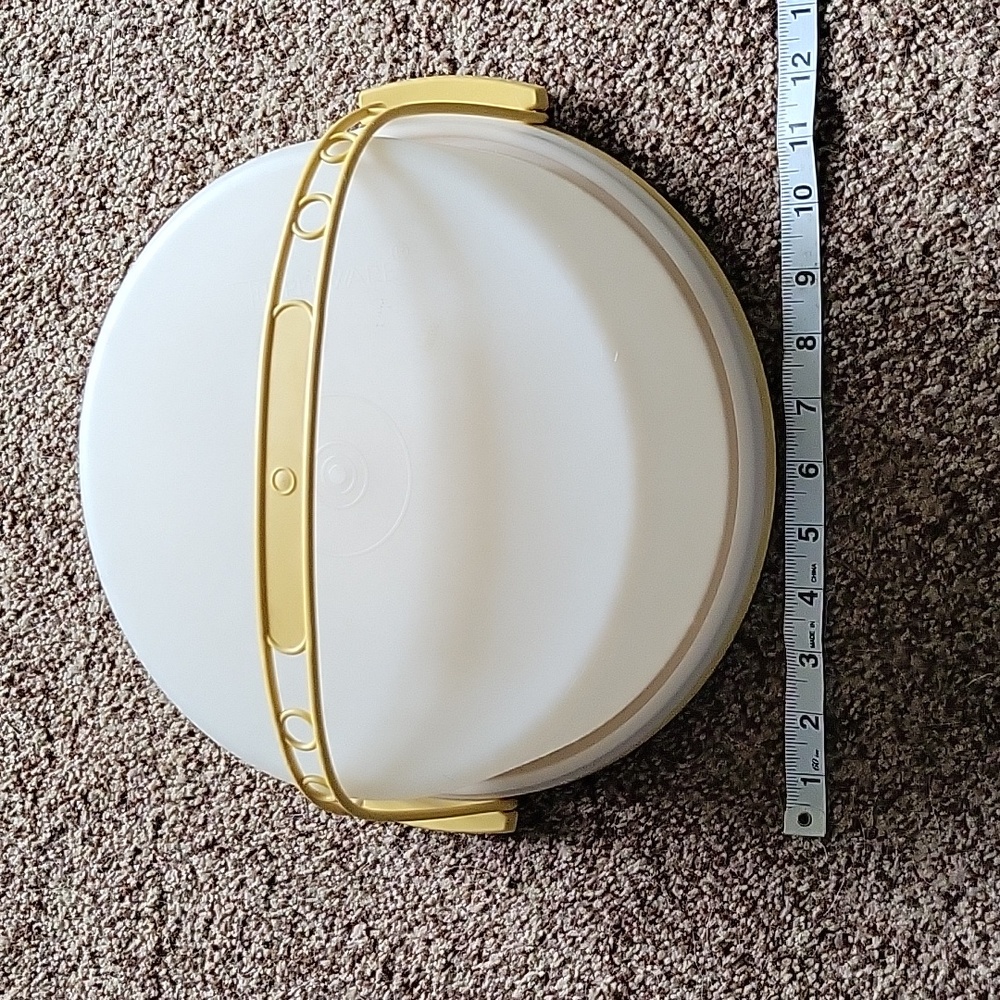 TUPPERWARE